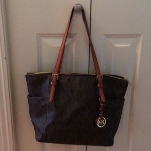 Michael Kors Signature Jet Set Tote